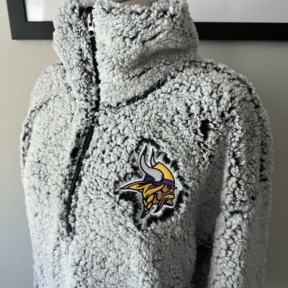 NFL Women's Light Gray Teddy Jacket with Vikings Patch